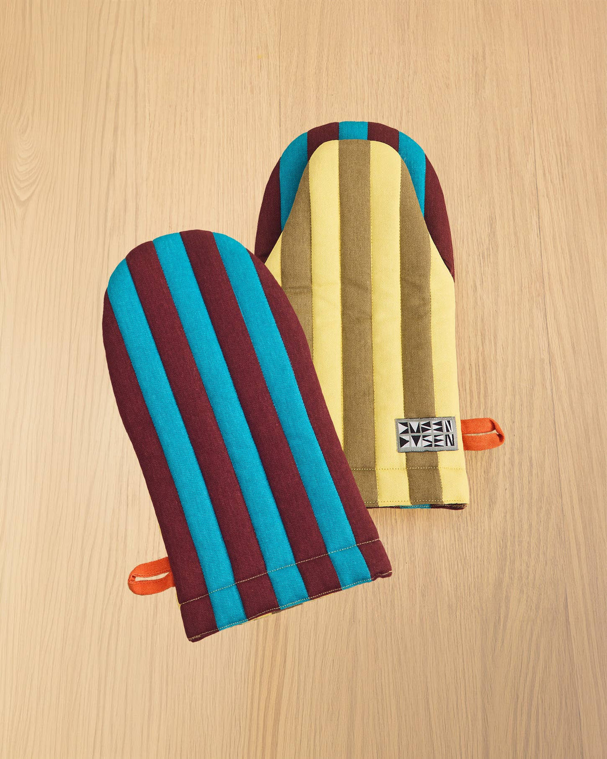 Dragonfly Stripe Oven Mitt